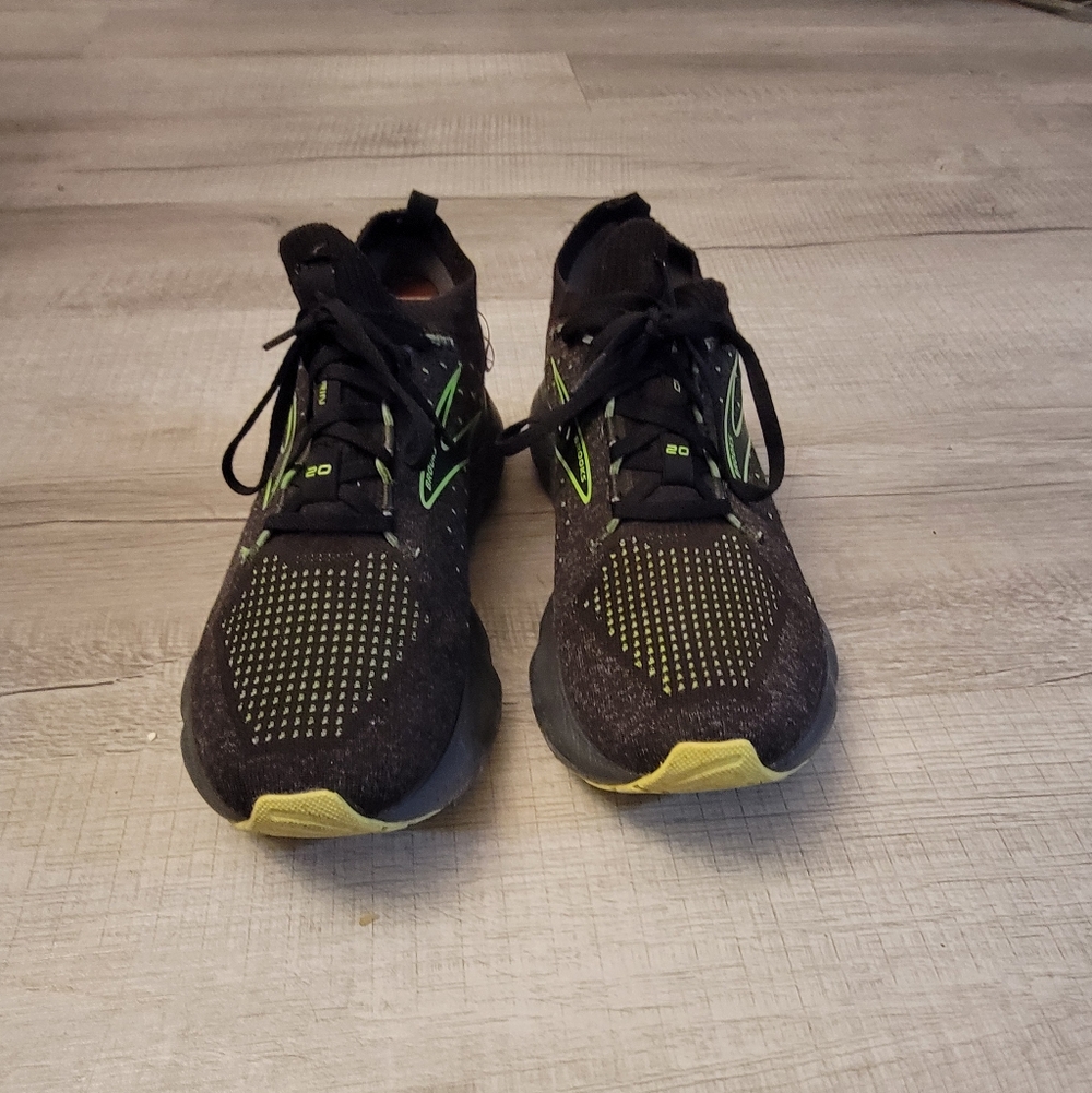 Brooks Men's Black and Neon Green Athletic Shoes